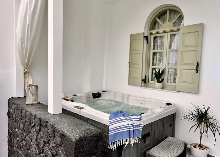 Luxury Vacation Irene With Private Juccuzi Φηρά