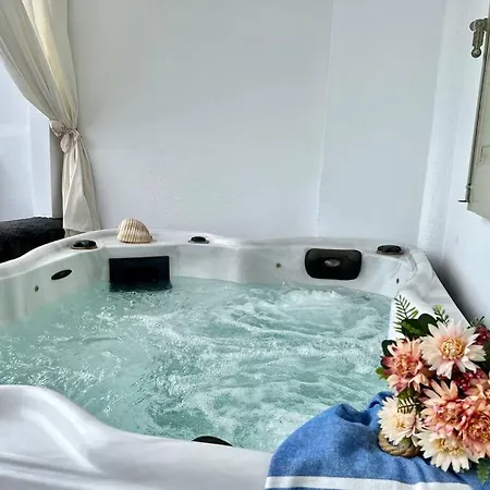 아파트 Luxury Vacation Irene With Private Juccuzi 산토리니